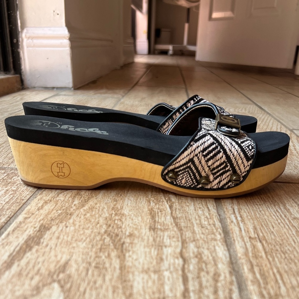 Flogg wooden heel slides clogs 8.5